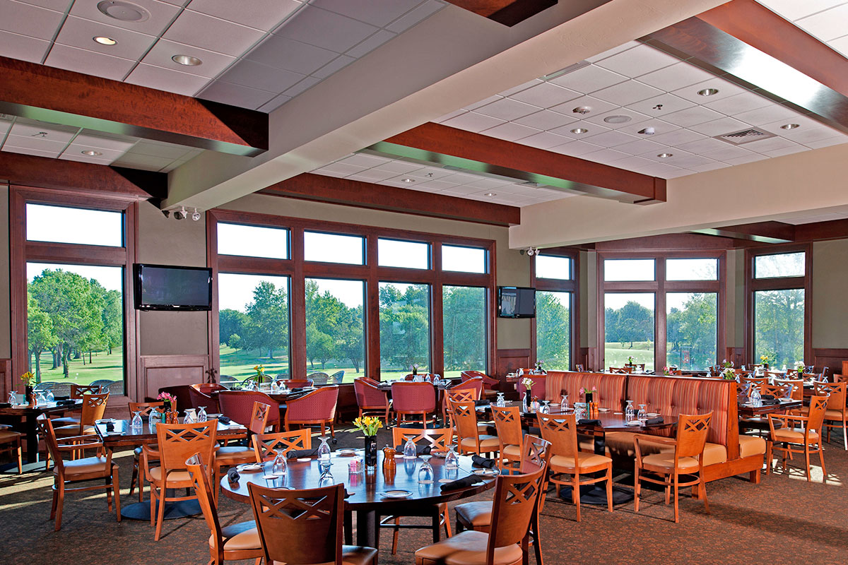 Oakwood Country Club Clubhouse