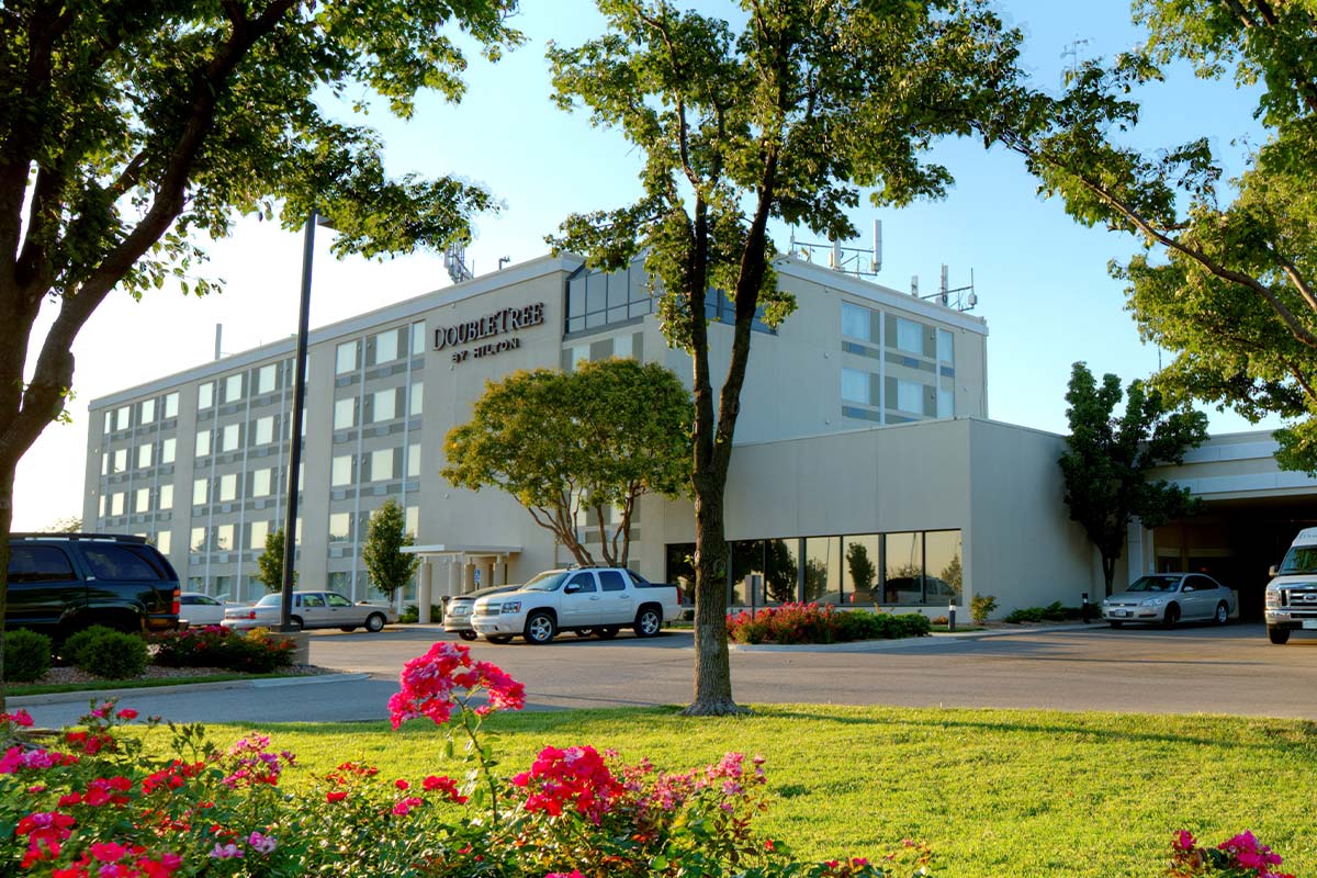 Doubletree by Hilton Hotel Wichita Airport Doubletree by Hilton Hotel Wichita Airport